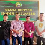 Di ruang media center Menjalin silahturahmi awak media bersama penerangan kodim 0322 siak 