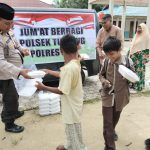 Indahnya Berbagi di Hari Jumat. Kapolsek Tualang; Kita Peduli Kepada Anak-anak Disabilitas