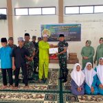 Kodim 0322Siak laksanakan Bakti Sosial dan Penyerahan Sembako di Panti Asuhan Assydiqiah dalam Rangka HUT Kodam I/BB ke-74