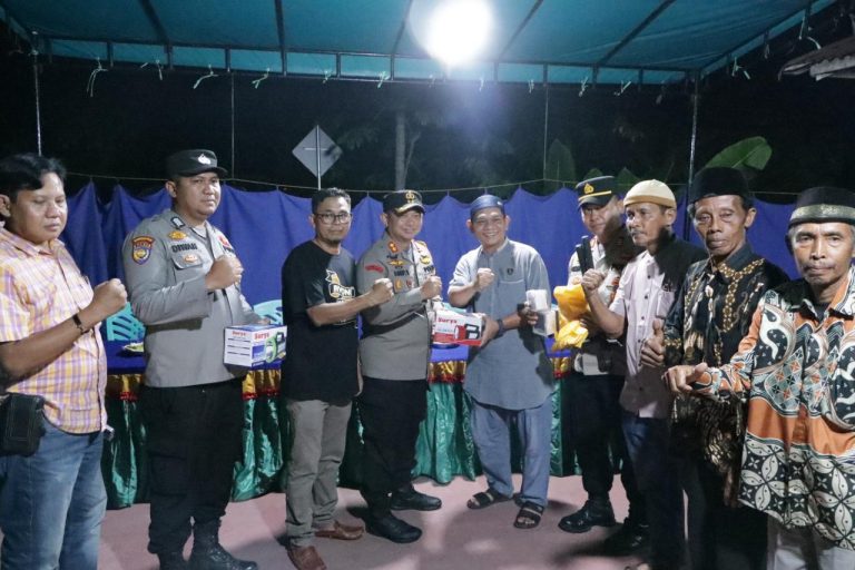 Patroli KRYD, Kapolres Siak Cek Poskamling dan Sambangi Warga Tualang