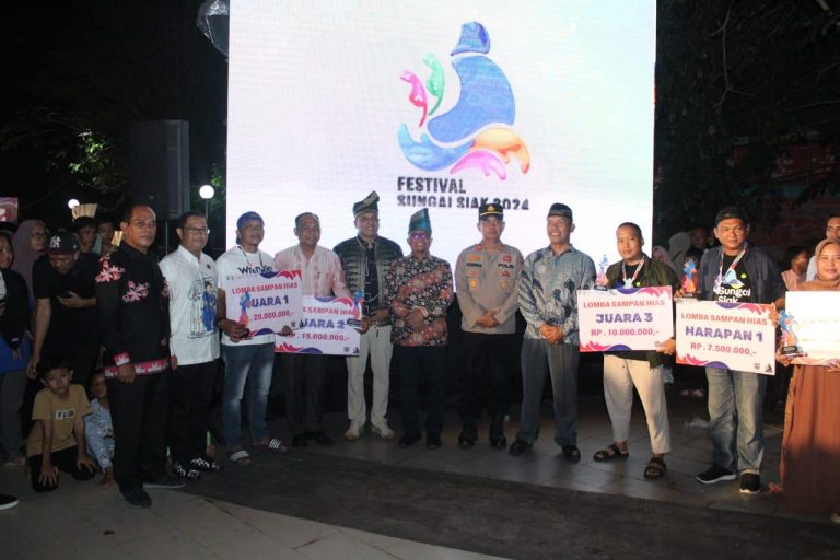 Pasilog Kodim 0322/Siak Hadiri Penutupan Festival Sungai Siak Tahun 2024
