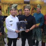 Baju KAPE Untuk PJ Walikota Pekanbaru 