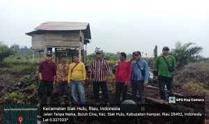 “Tim Penyidik GAKKUM dan Masyarakat Buluhcina Turun Ke Kawasan Yang Menjadi Lokasi Perambahan”