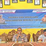 Dalam rangka Operasi Patuh Lancang Kuning 2024 Kasat Lantas Polres Siak beserta jajaran gencar melaksanakan kegiatan Sosialisasi Keselamatan Lalu Lintas.