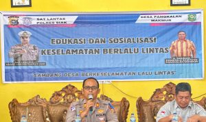 Dalam rangka Operasi Patuh Lancang Kuning 2024 Kasat Lantas Polres Siak beserta jajaran gencar melaksanakan kegiatan Sosialisasi Keselamatan Lalu Lintas.