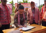 WALIKOTA PONTIANAK EDI RUSDI KAMTONO DUKUNG PEMBANGUNAN RUMAH RADAKNG SAMILIK*