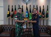 PANGDAM XII TANJUNGPURA TERIMA KUNJUNGAN KEPALA BEA CUKA KALBAGBAR*