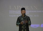 DISDIKBUD SINGKAWANG BATASI PENGGUNAAN PONSEL DI SEKOLAH, PERKUAT PENDIDIKAN KARAKTER DAN LINGKUNGAN BELAJAR AMAN.*