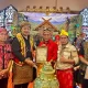 WAGUB KALBAR KRISANTUS RAIH GELAR ADAT CENDAGA BANDAR BICARA TUAH BENUA DI PGD KE 40*