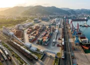 PEMPROV KALBAR DUKUNG PENUH PROYEK KERETA API KALIMANTAN, DIYAKINI TEKAN BIAYA LOGISTIK DAN PERKUAT PELABUHAN KIJING*