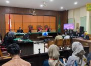 SIDANG PERDANA PERKARA TIPIKOR DANA HIBAH MUJAHIDIN, DAKWAAN DIBACAKAN DI HADAPAN MAJELIS HAKIM*