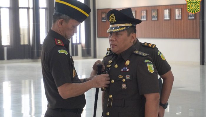 Jemmy Novian Tirayudi Resmi Menjabat Aspidsus, Kajati Kalbar Tekankan Integritas, Profesionalitas dan Kepercayaan Publik